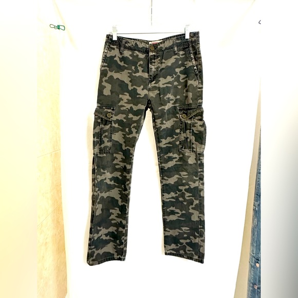 LEVI’S Camouflage Cargo Pants Size 30 x 30 - Picture 6 of 6